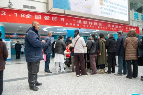 遏制肝硬化，远离肝癌|交大一附院榆林医院举办“全国爱肝日”多学科义诊活动