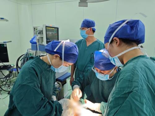 【国家区域医疗中心·名医在身边】九旬翁辗转求医遇曙光：交大一附院榆林医院成功为93岁高龄患者实施右下唇肿瘤扩大切除及修复术